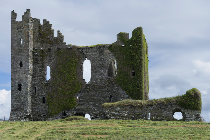 Ballycarbery Castle view