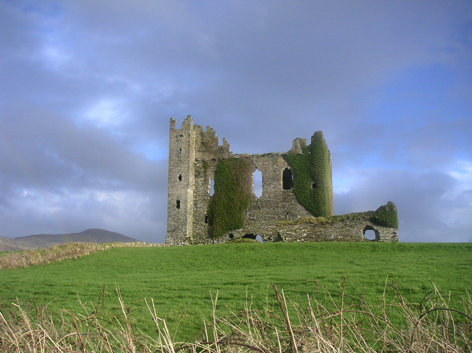 Ballycarbery Castle view